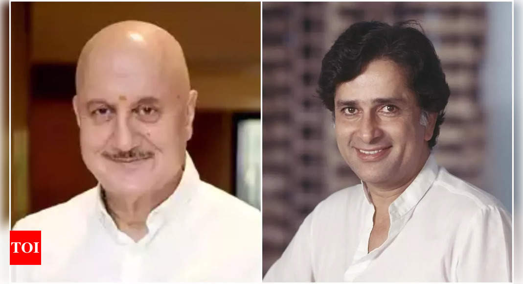 When Anupam Kher prayed for every red light signal while traveling with Shashi Kapoor