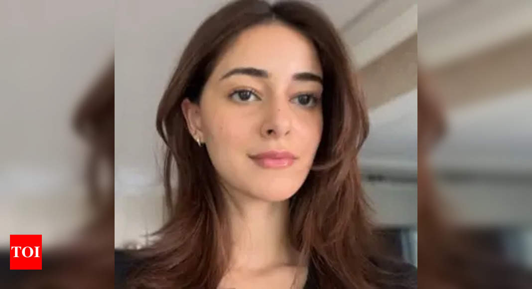 Ananya Panday shows off her makeup skills