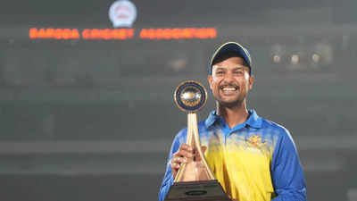 Mayank Agarwal said 'don't rule me out, I'm here to stay': Coach Muralidhar on VHT