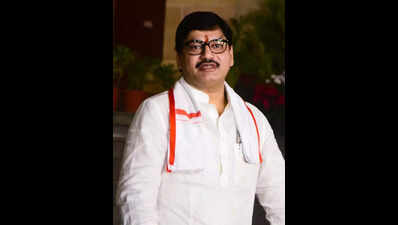 Speculation rife about Munde’s Delhi visit amid clamour for resignation