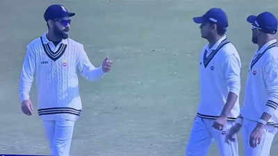 Delhi can't keep calm as Virat Kohli takes field