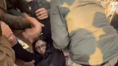 AAP MP Swati Maliwal detained for dumping garbage outside Arvind Kejriwal's house