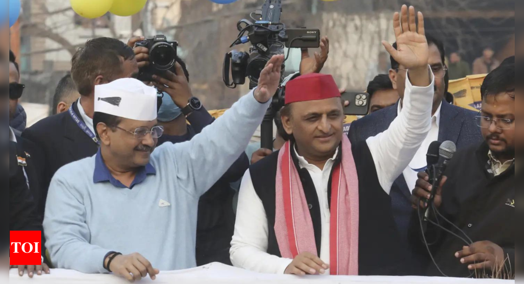 In Akhilesh's call to elect AAP in Delhi, a subtle message for Congress