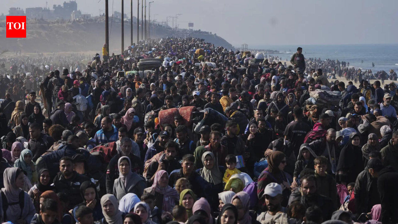 Return to the ruins: Thousands of displaced Palestinians return to ...