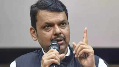 Don't be so naive, says Devendra Fadnavis