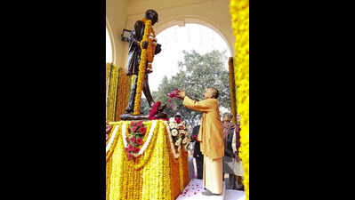 CM: Bapu’s life paves way for world peace