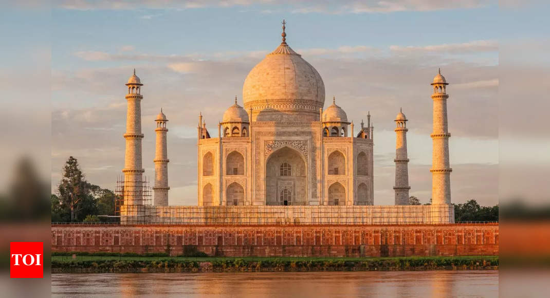 What is inside 22 sealed doors of the Taj Mahal?