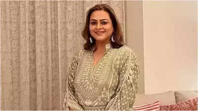 Shilpa shirodkar on '90s sex symbol tag:' I get it effortlessly, and i'm fin with it '