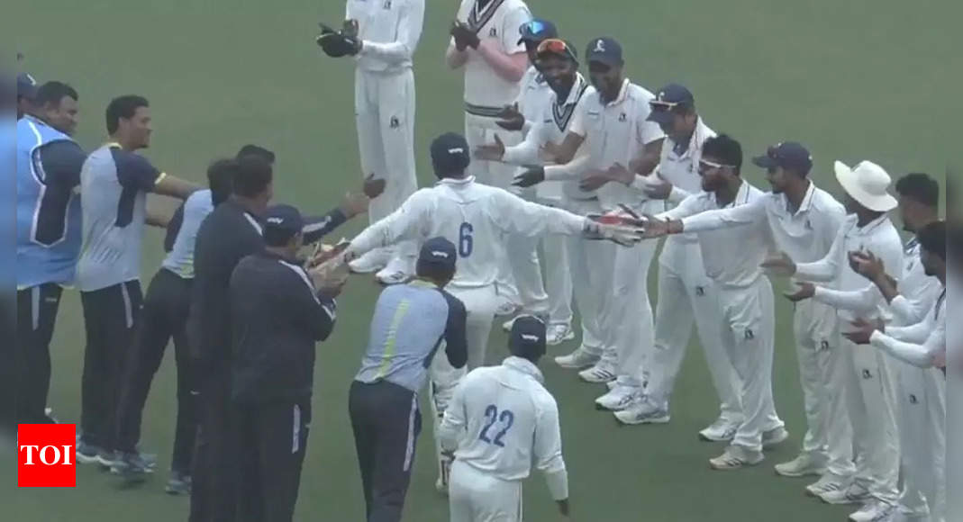 Saha's Final Bow: Teammates give guard of honour in farewell match. Watch