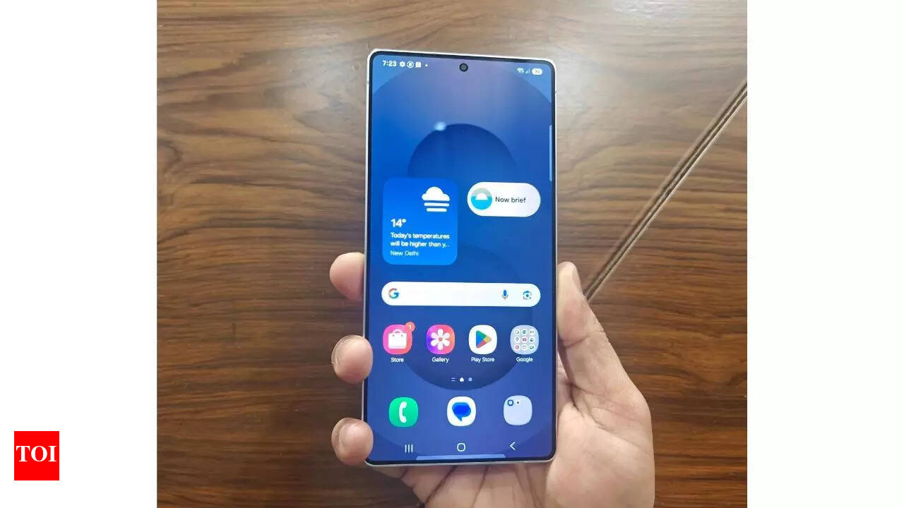 Samsung Galaxy S25 Ultra: Two game-changing features that make the best  Android AI phone better - The Times of India