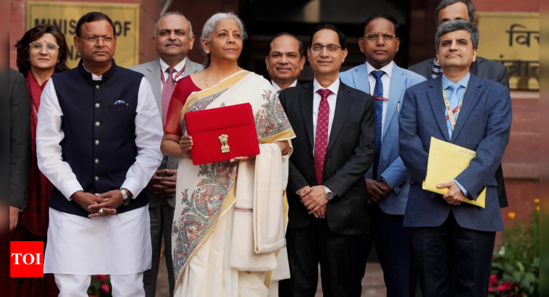 President Murmu offers 'dahi-cheeni' to FM Sitharaman before presenting Budget 2025