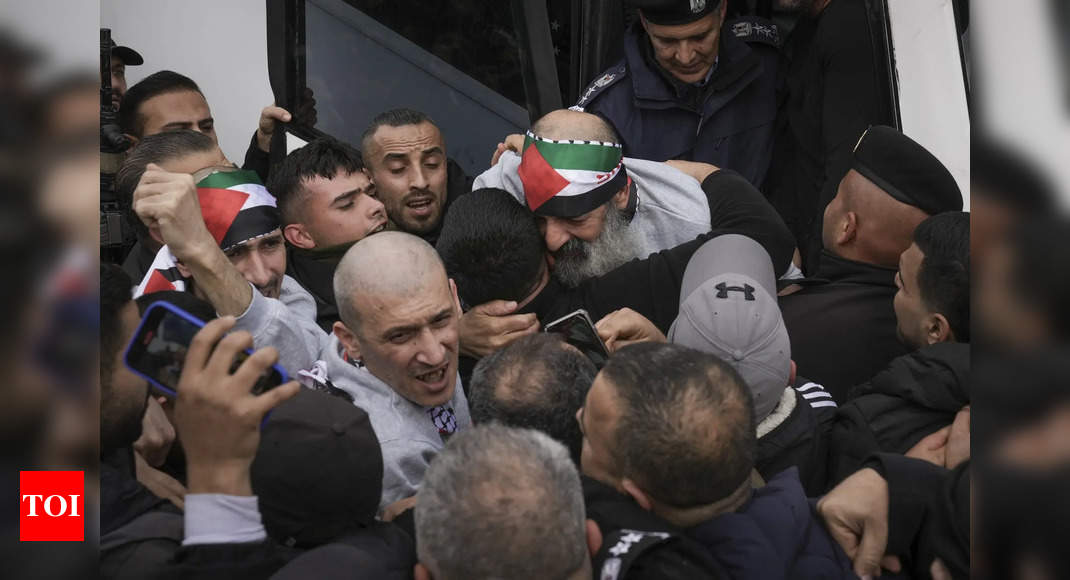 Hamas releases 3 hostages, Israel frees 183 Palestinians prisoners in fourth swap