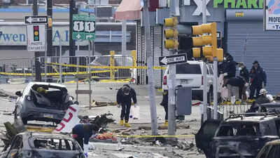 Toll rises to 7 dead, 19 hurt in Philadelphia plane crash