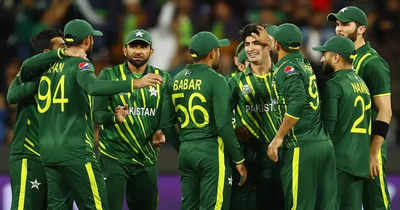 'A political selection; a joke': Former cricketers slam Pakistan's Champions Trophy squad