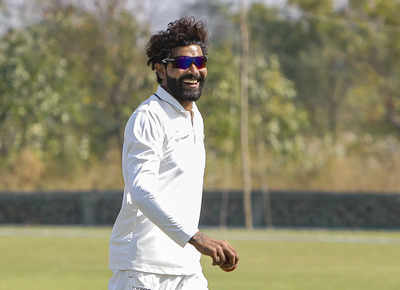 Ranji Trophy: Ravindra Jadeja skips bowling, but is 'fit & fine'