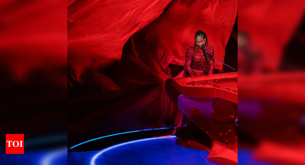 Alicia Keys’ Super Bowl LVIII performance photographed as 1 of 100 AP’s photos of the 2024