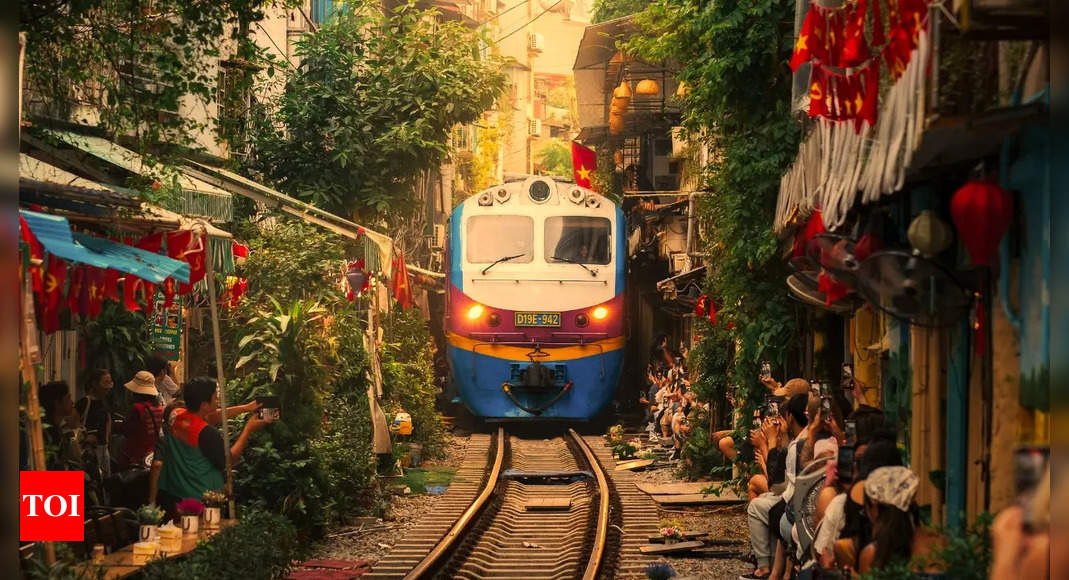 Hanoi Train Street: Your next perfect holiday in Vietnam