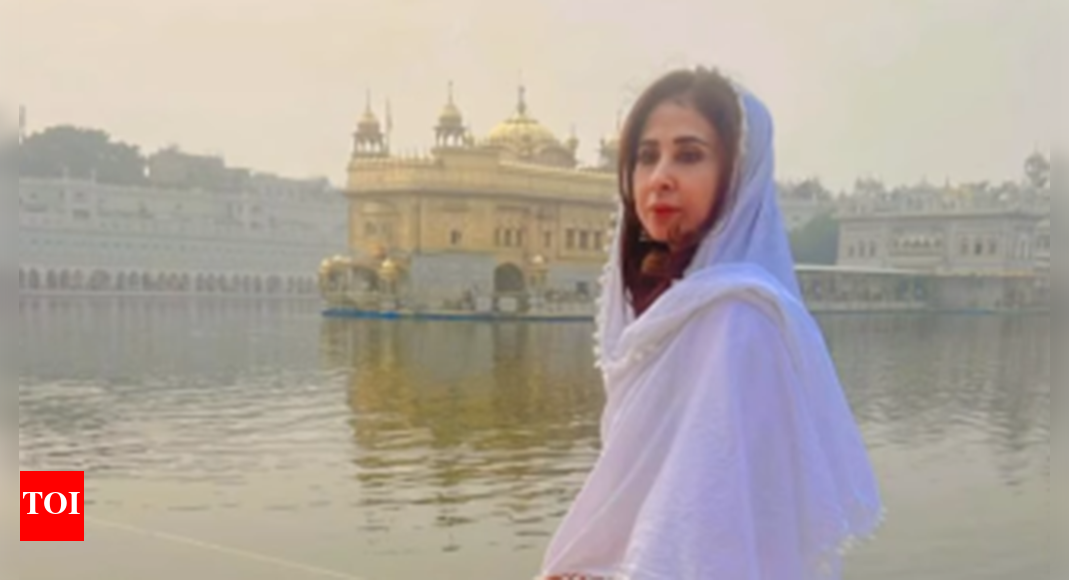 Urmila Matondkar begins her birthday month on a divine note, seeks blessings at Golden Temple