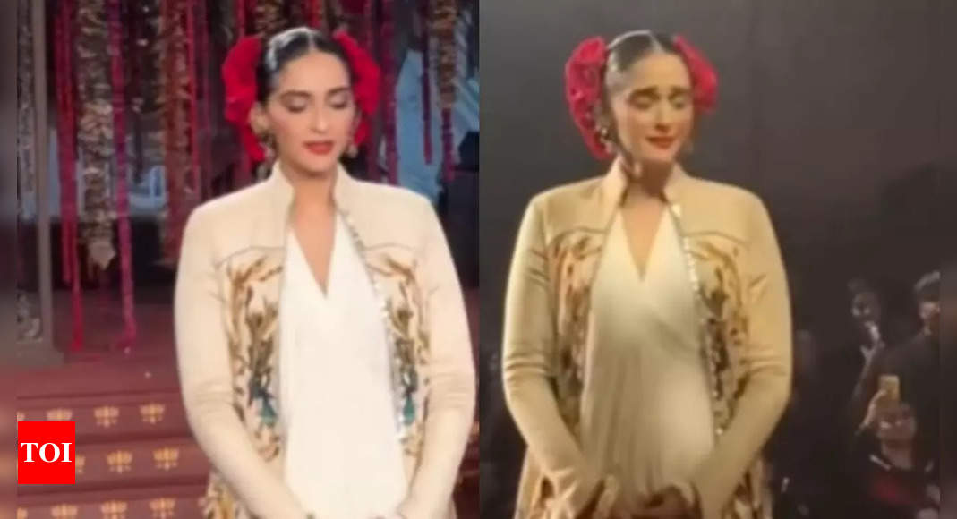 Sonam Kapoor gets emotional on the ramp as she pays tribute to late fashion designer Rohit Bal