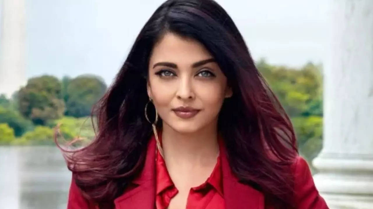 When Aishwarya Rai Bachchan reacted to a question about premarital sex before  marrying Abhishek Bachchan: 'It isn't the...' | Hindi Movie News - The  Times of India