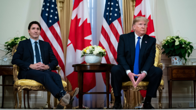 Trade war begins: After Trump's tariff, Canadian states ban US companies and throw away mask starlinks.