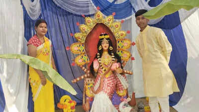 Young sculptor’s idol steals show at Saraswati puja