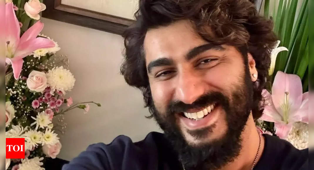 Arjun Kapoor gets emotional as he wishes his late mother Mona Shourie Kapoor on her 61st birth anniversary: 'I hate that I can’t say ...'