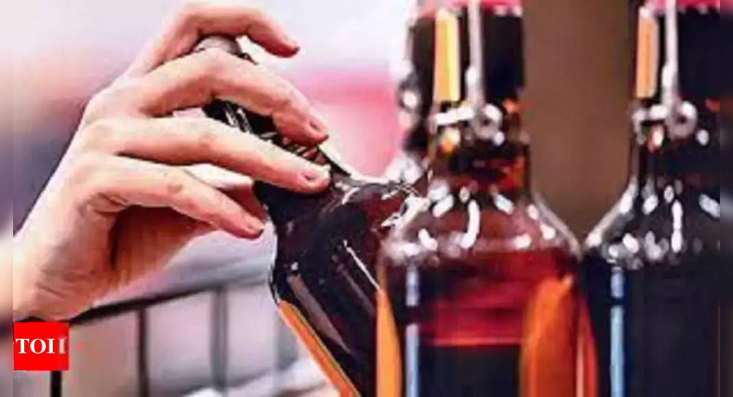 Liquor bottle tucked in waistband pierces abdomen, kills man at UP wedding