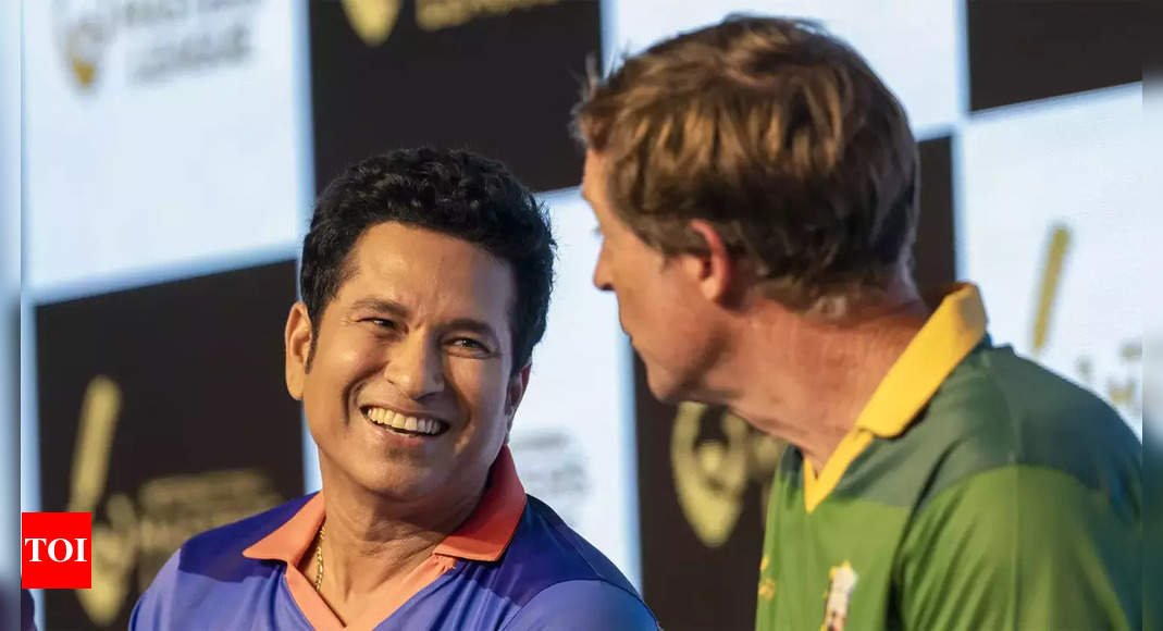 Sachin Tendulkar makes a return to cricket nets – Watch | Cricket News – The Times of India