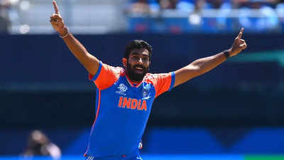  Ravi Shastri on rushing 'unfit' Jasprit Bumrah back in Champions Trophy