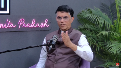  Congress' Pawan Khera takes a swipe at Arvind Kejriwal