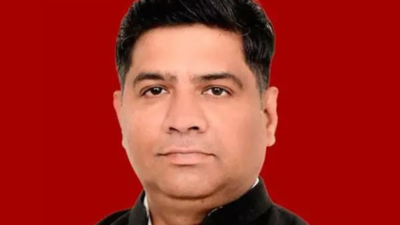 दिल्ली पोल: महिला ने AAP MLA दिनेश मोहनिया पर 'अनुचित इशारों' का आरोप लगाया