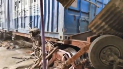 3 wagons of goods train derail near Rourkela railway station in Odisha