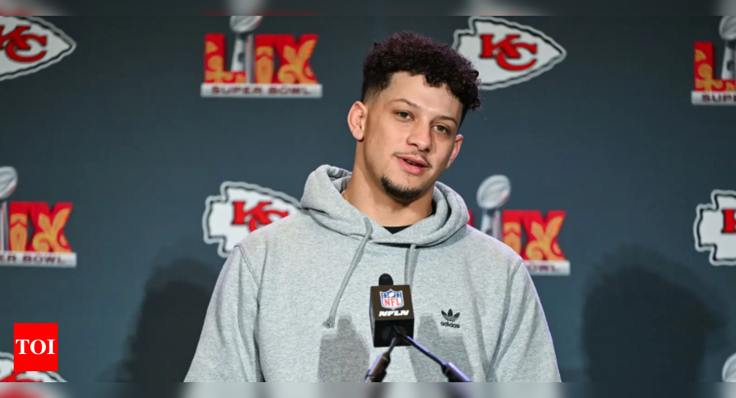 “Who is your favorite Ref?” Chiefs QB Patrick Mahomes questioned by an ex-Boston radio show host, Rich Shertenlieb