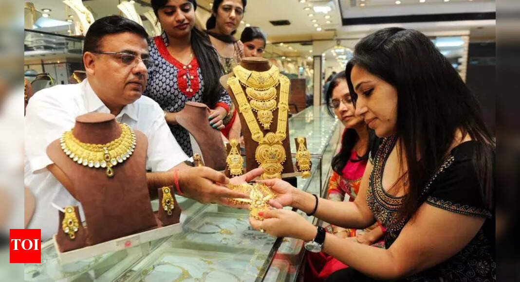 Gold zooms to record highs amid US-China trade wars and geopolitical ...