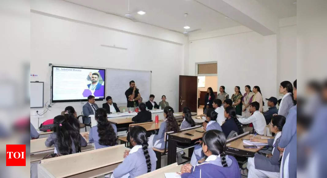 Conclave seeks to align education with industry | Bhopal News - The Times of India