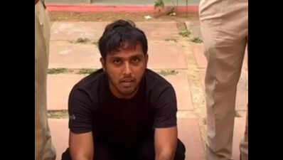Man held for ‘sextorting’ lakhs from women posing as cop