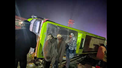 2 killed, 16 hurt as bus returning from Kumbh overturns in Dausa