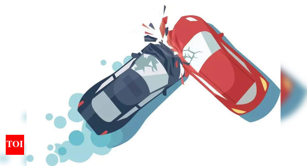 3 men die in SUV-truck collision on highway | Delhi News - The Times of ...