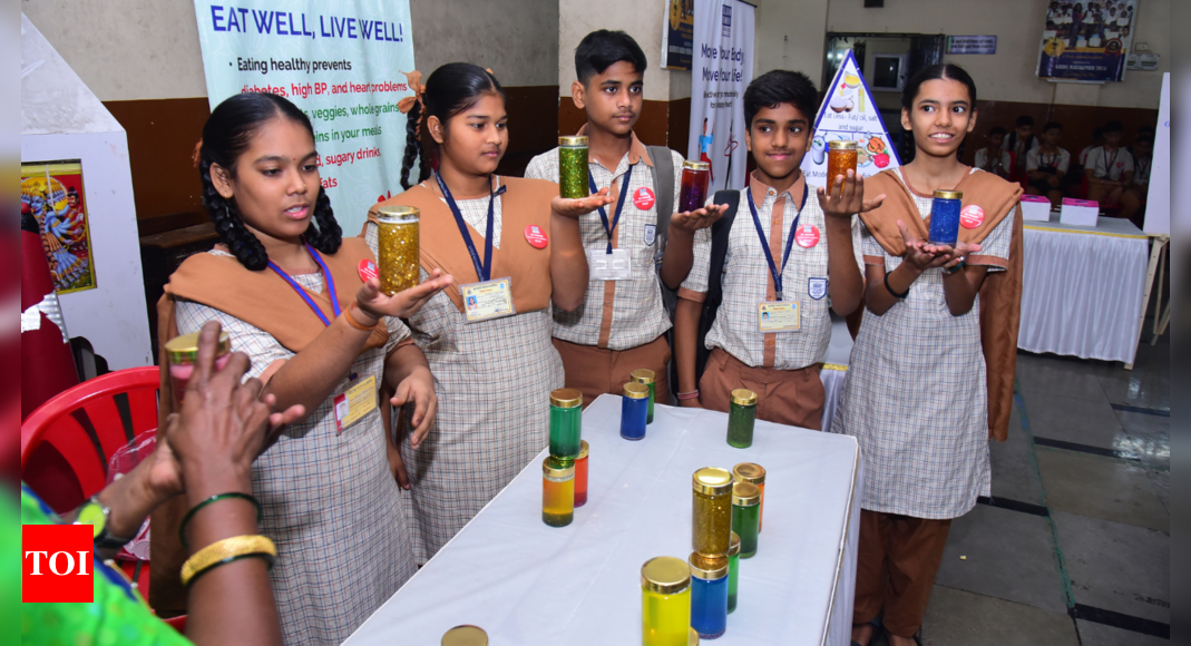 Students of govt schools attend NGO's health convention in Mumbai