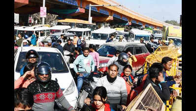 Influx of pvt vehicles leads to massive jams on roads leading to Kumbh Mela