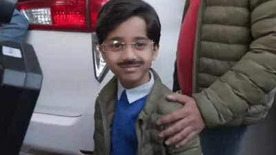 'Mini Kejriwal' Avyan Tomar rocks AAP leader's iconic look on result day; watch viral video