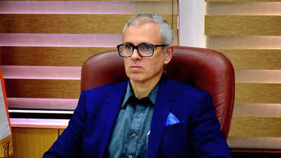 'Aur lado aapas mein': Omar Abdullah takes dig at Rahul, Kejriwal as BJP takes lead in Delhi elections