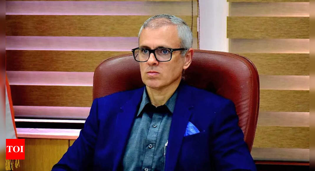 'Aur lado aapas mein': Omar Abdullah takes dig at AAP & Congress