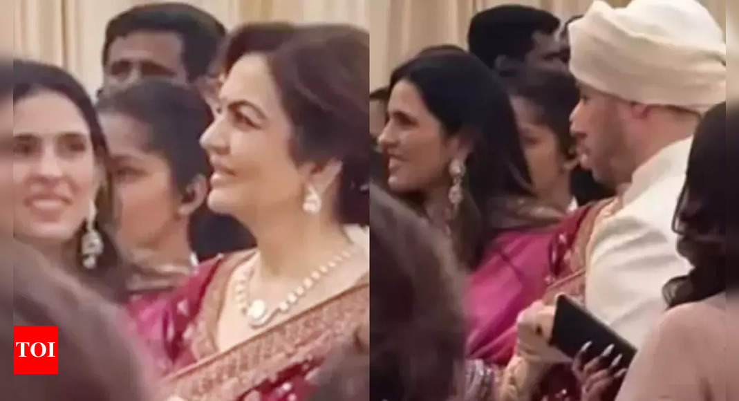 Nita Ambani looks regal in maroon saree at Siddharth Chopra’s wedding – The Times of India