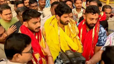 Indian cricketers seek divine blessings at Jagannath temple before 2nd ODI against England - Watch