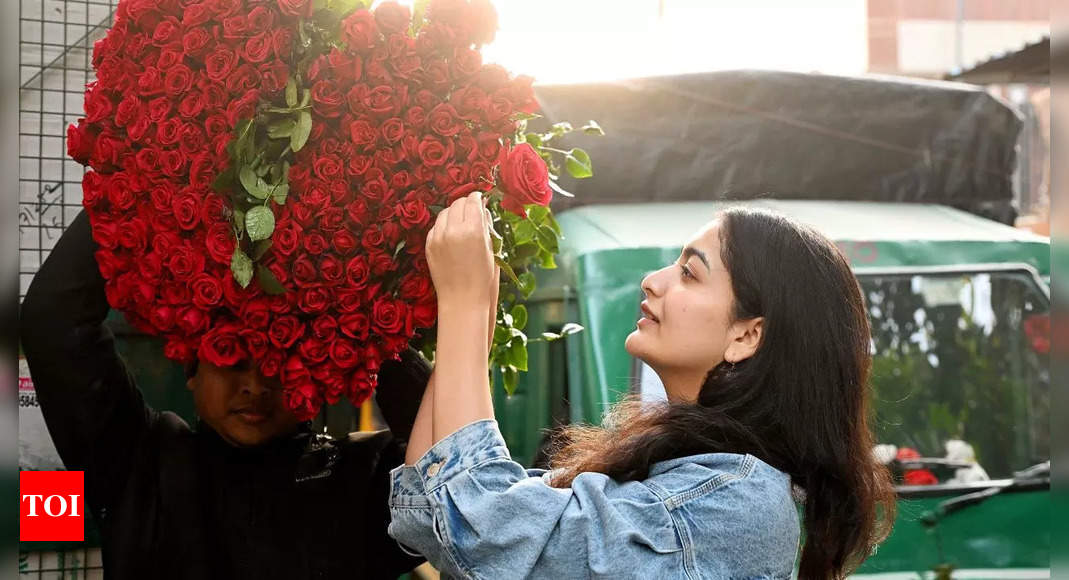 The cost of love: Roses worth 10 crore reach Ghazipur daily!