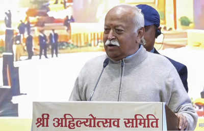 RSS chief Mohan Bhagwat meets parents of deceased R G Kar hospital medic