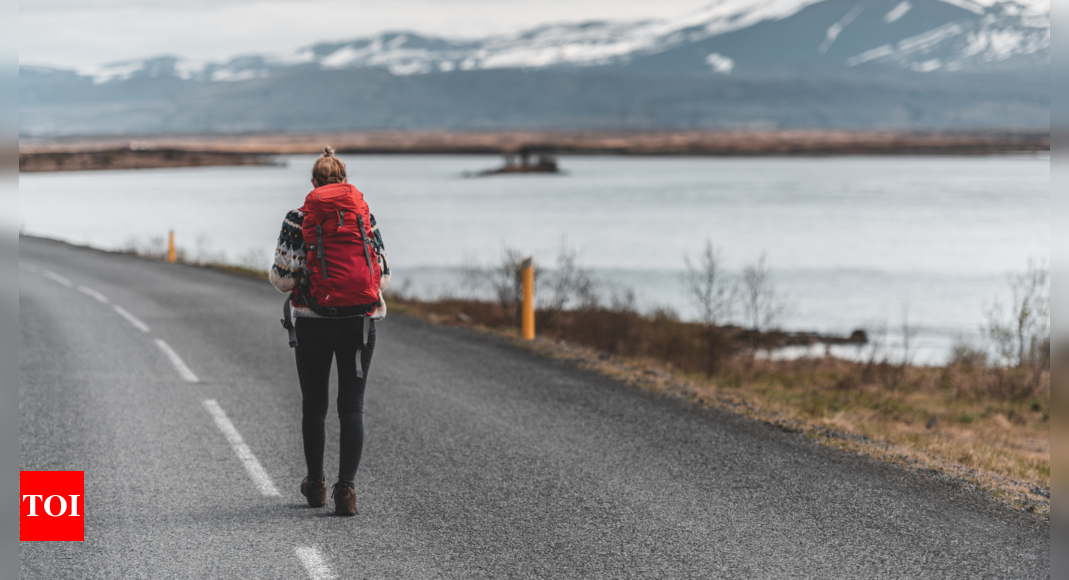 Walking with a rucksack: This walking technique for 150 minutes a week can transform your body