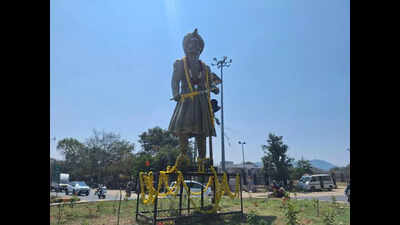 Statue installed without permission removed